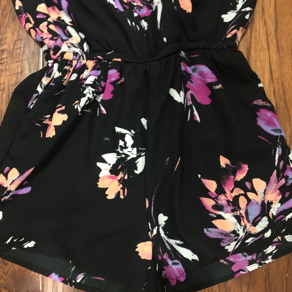 NWOT Short romper - Picture 4 of 4